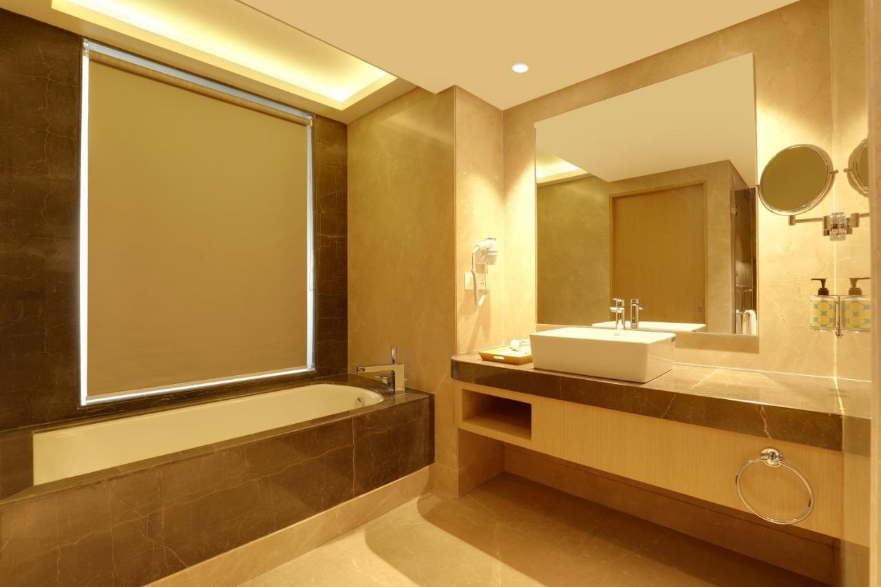 Lemon Tree Hotel, Jhānsi Dış mekan fotoğraf
